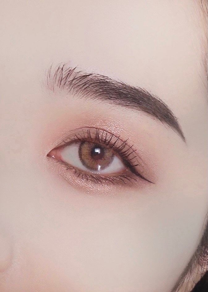 眼影同色系配色