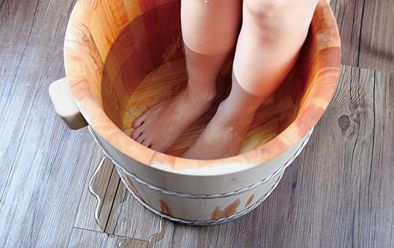 暖水浸腳