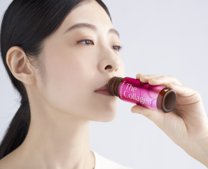 The Collagen 推薦:入門必備!膠原蛋白抗醣美肌飲
對於首次接觸 The Collagen 的女生而言,膠原蛋白抗醣美肌飲非常適合作為入門之選~!蘊含10 種美肌成分,針對肌膚暗沉、粗糙、失去彈性等醣化問題,4星期就可以讓肌膚煥活水嫩緊彈2!